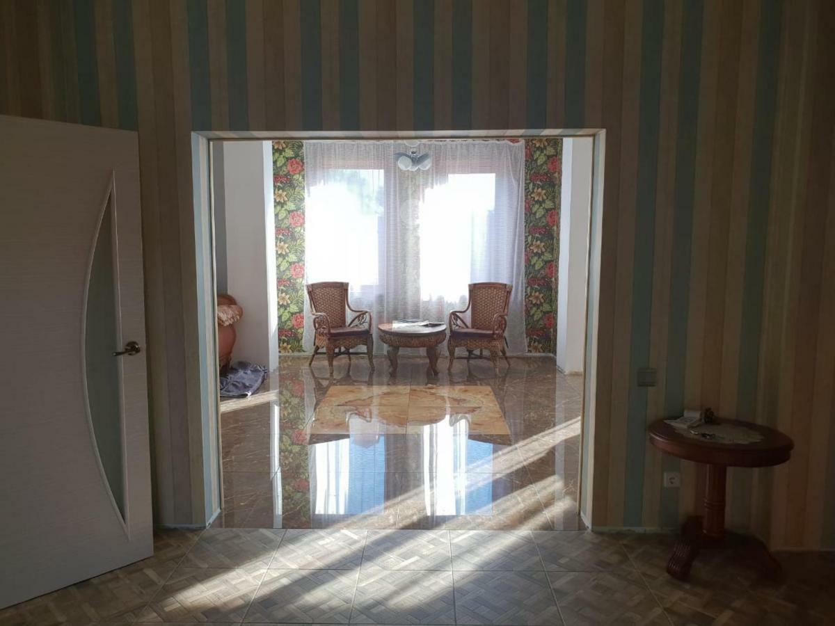 Guest House On Naberezhnaya St Байкальськ Екстер'єр фото